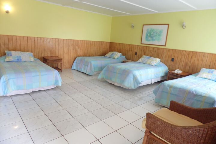 Room 11 of 34