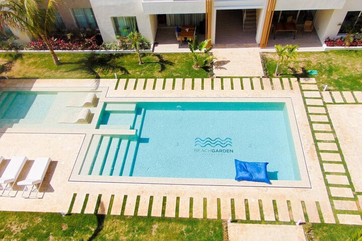 Pool 17 of 19