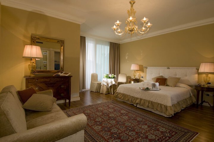 Room 6 of 78