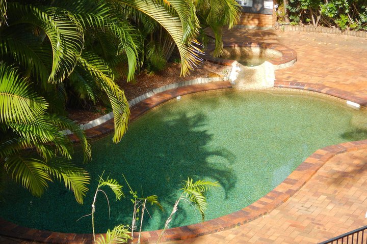 Pool 15 of 23