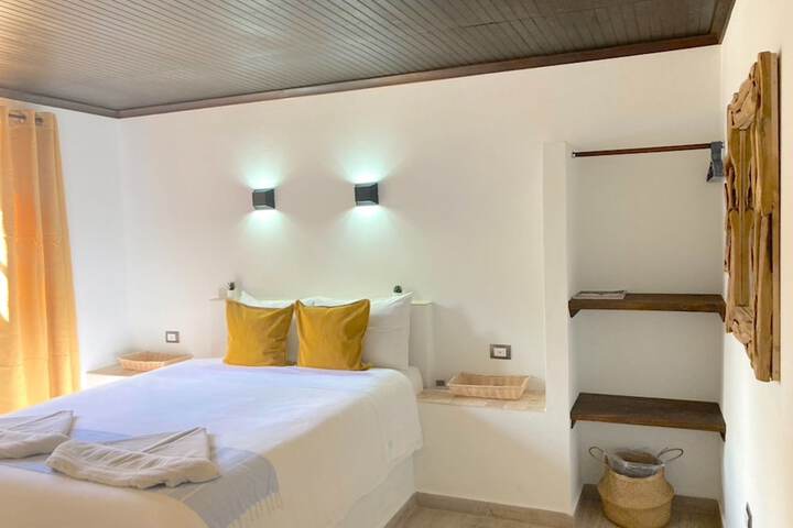 Room 32 of 141