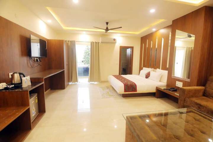 Room 7 of 17