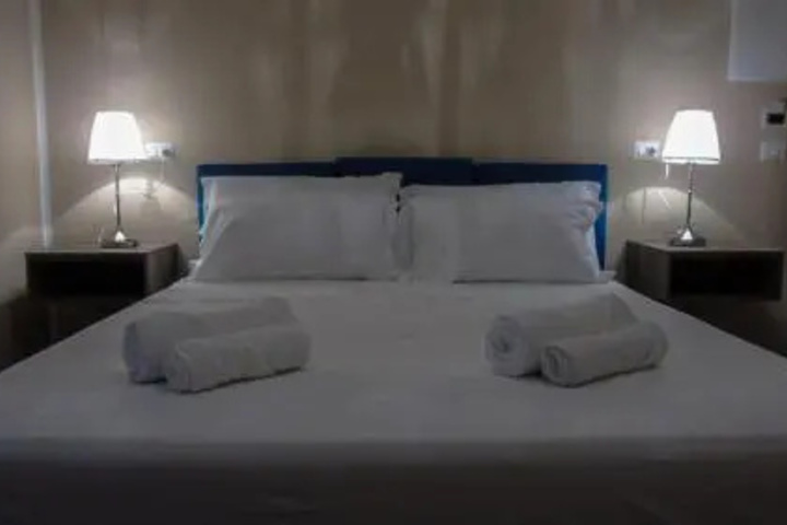 Room 7 of 13