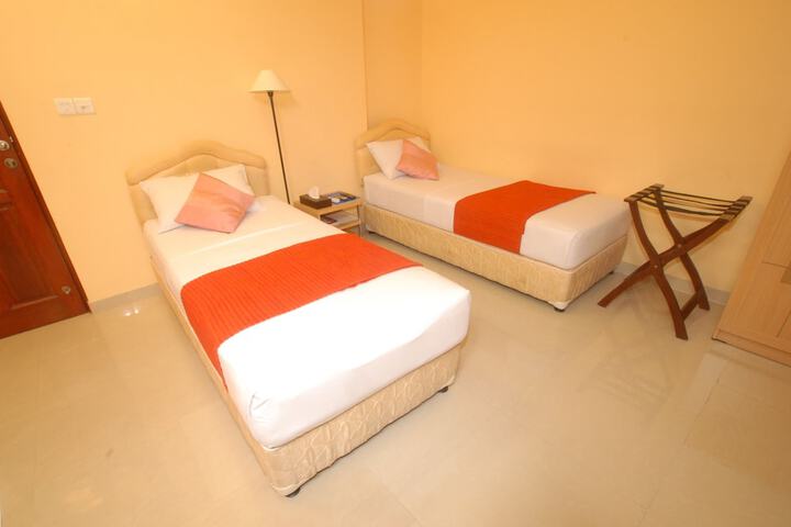 Room 6 of 17