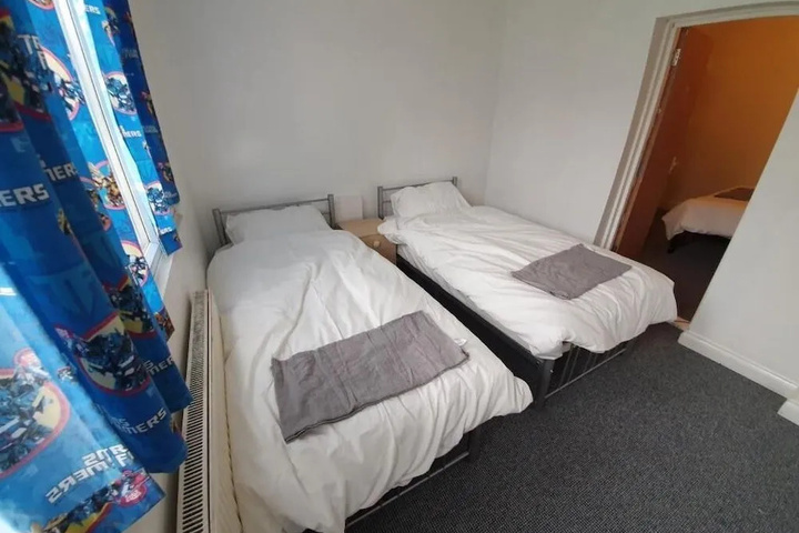 Room 6 of 15