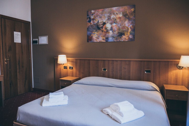 Room 13 of 50