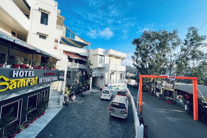 Hotel Samrat International