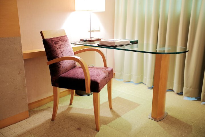 Room 28 of 77