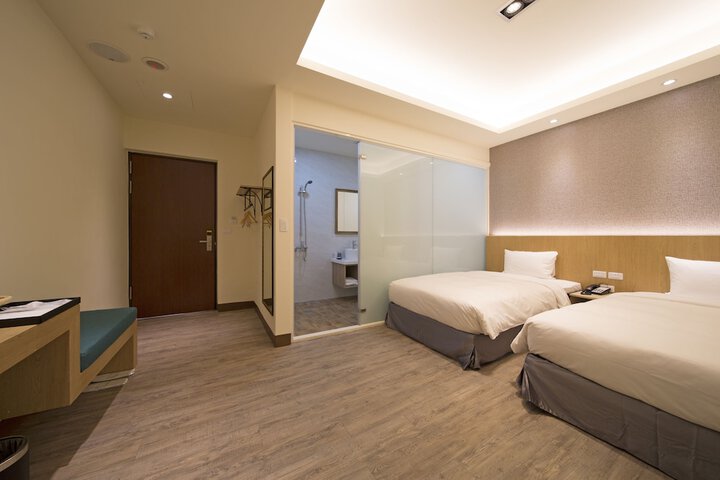 Room 8 of 20