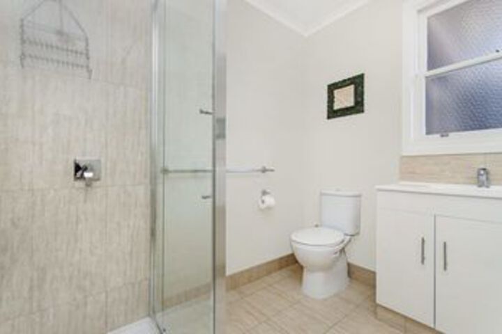 Room 2 of 10