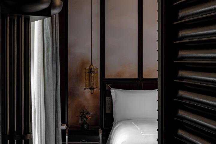 Room 47 of 98