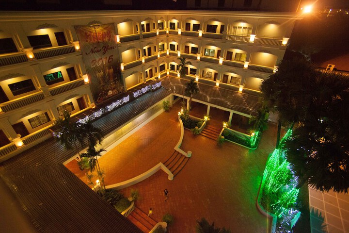 Hotel Exterior 72 of 81