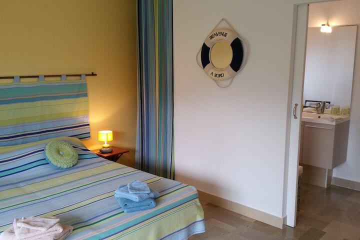 Room 12 of 37