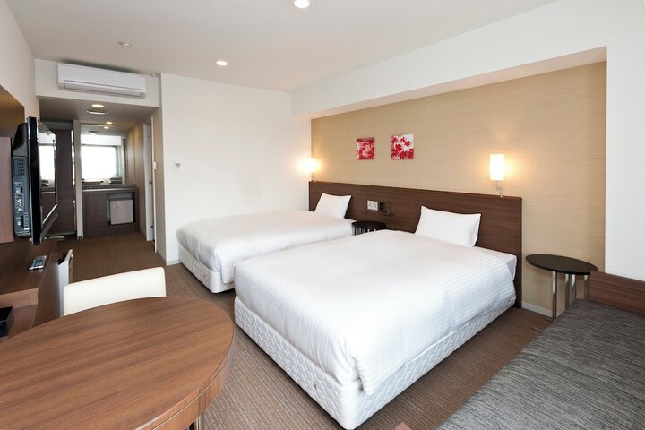 Room 18 of 49