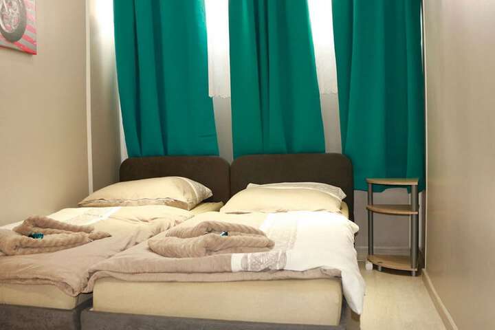 Room 15 of 36