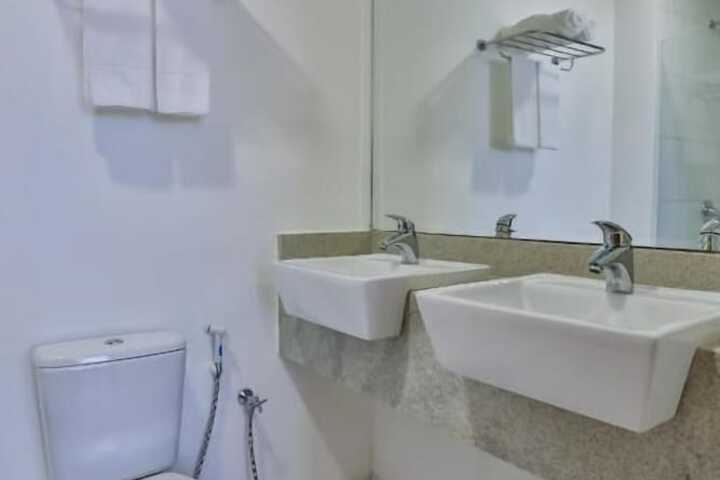 Room 5 of 7