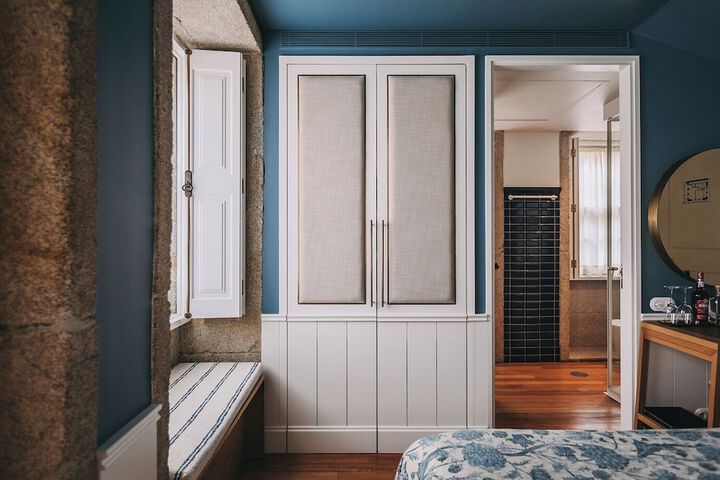 Room 32 of 59