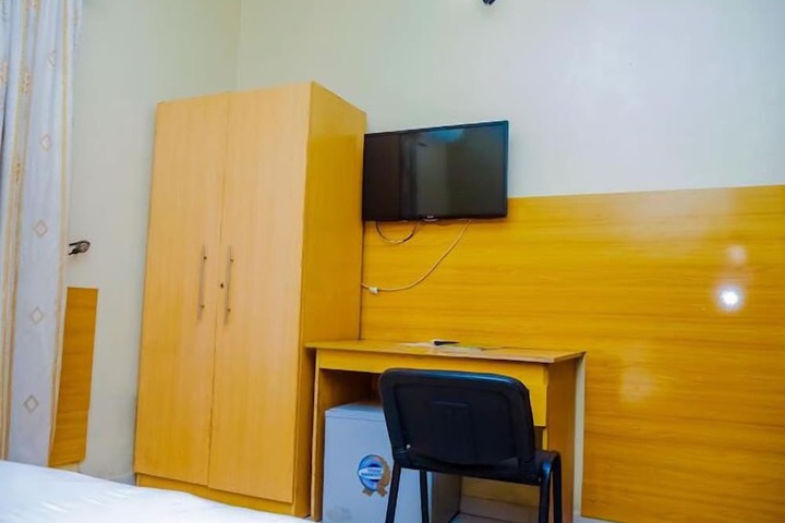 Room 2 of 46