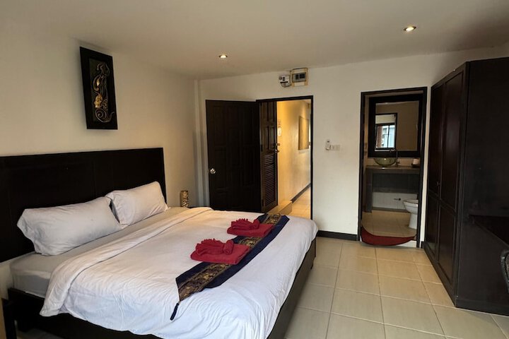 Room 28 of 62