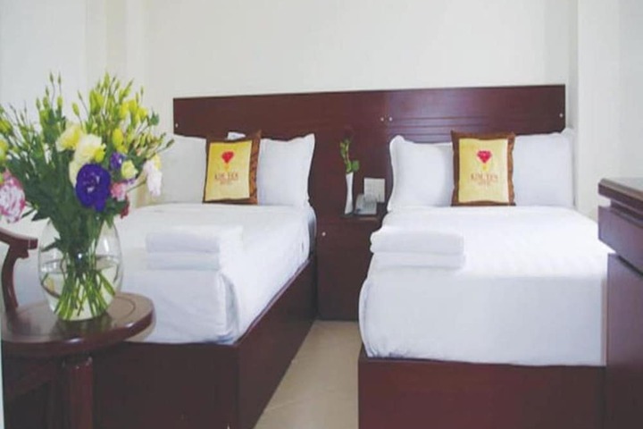 Room 7 of 28