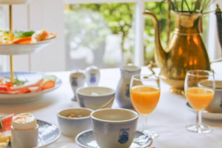 Breakfast/Coffee Service 21 of 41