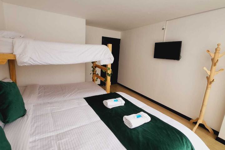 Room 7 of 40