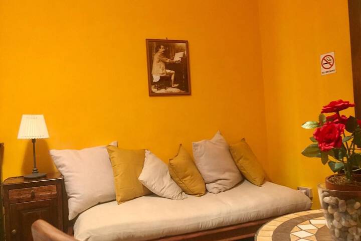 Room 10 of 28