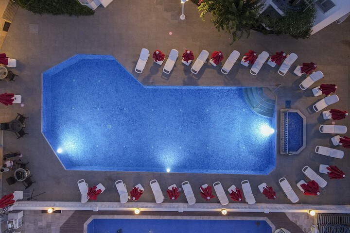 Pool Hotel