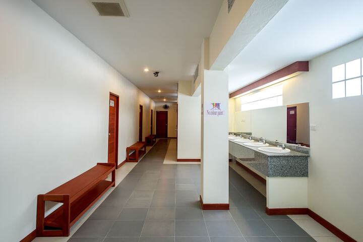 Room 14 of 21