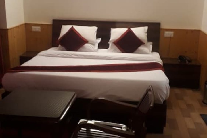 Room 7 of 13