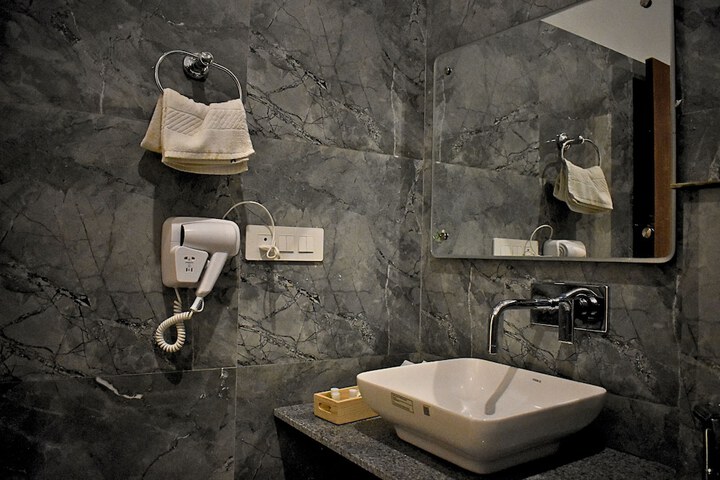 Room 15 of 63