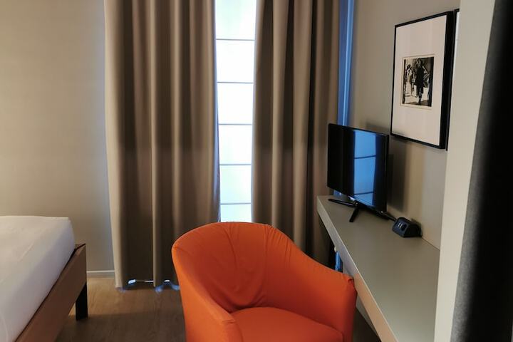 Room 19 of 60