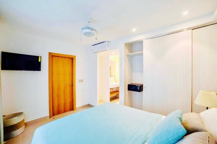 Room 12 of 19