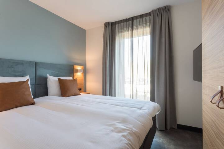 Room 3 of 61