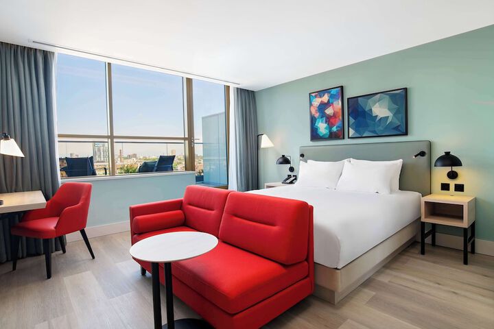 Room 46 of 83