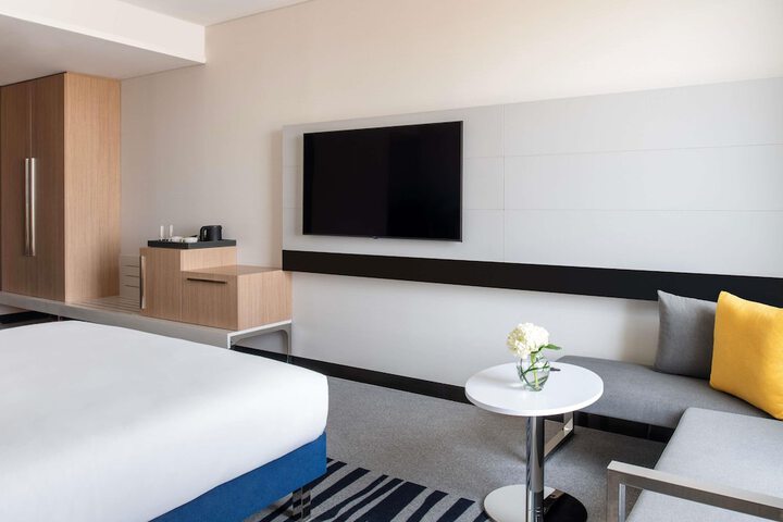 Room 14 of 90