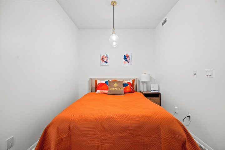 Room 213 of 330