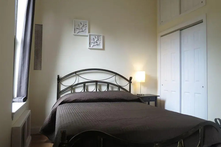 Image of Uptown Madison Deluxe