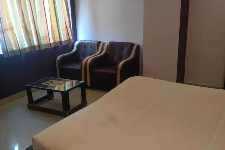 Room 10 of 34