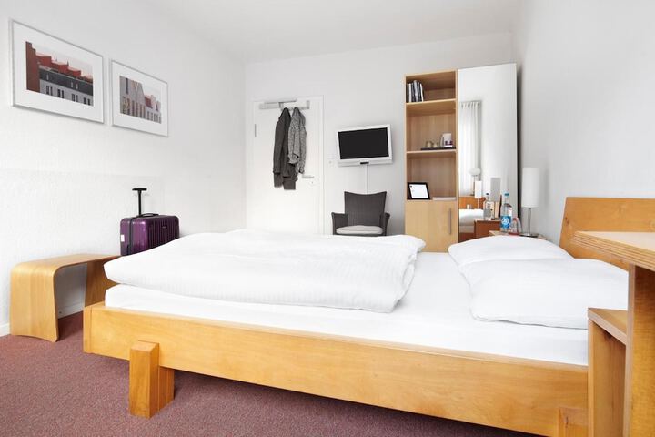 Room 15 of 47