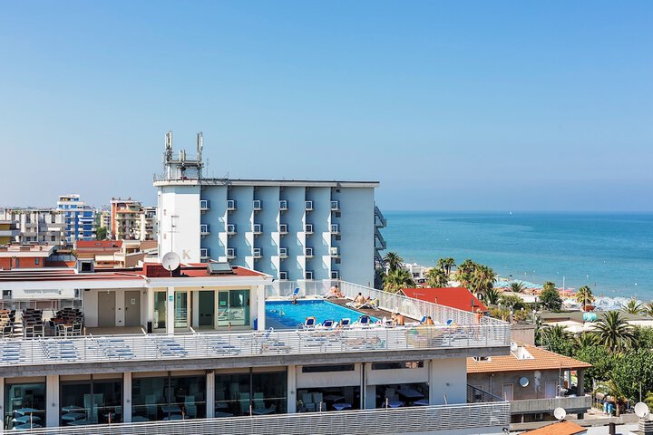 Hotel 74 of 75