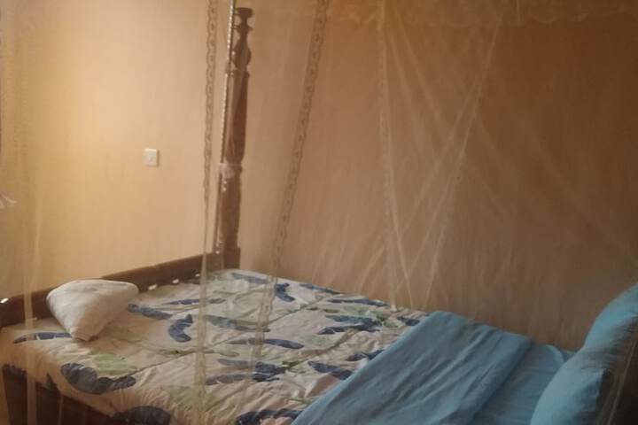 Room 11 of 42