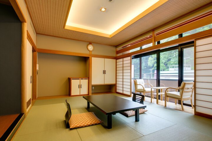 Room 13 of 60