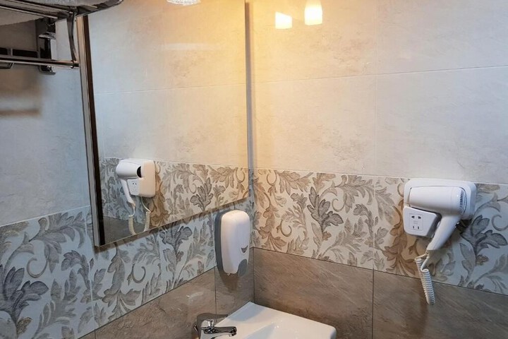Room 44 of 73