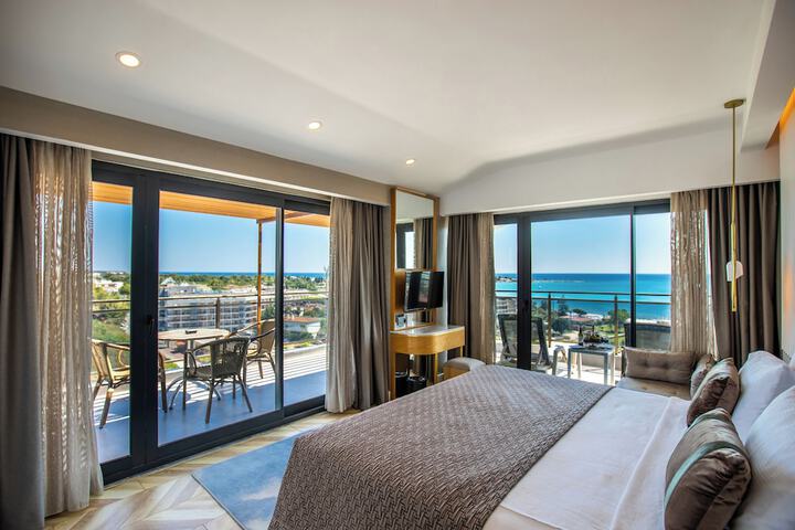 Room 5 of 30