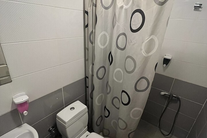 Room 12 of 19