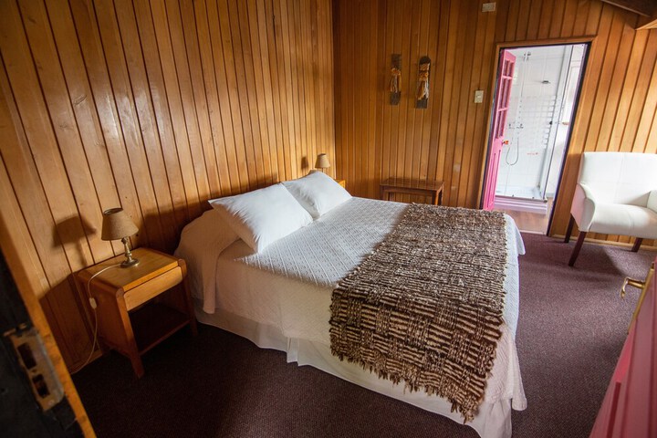 Room 6 of 25