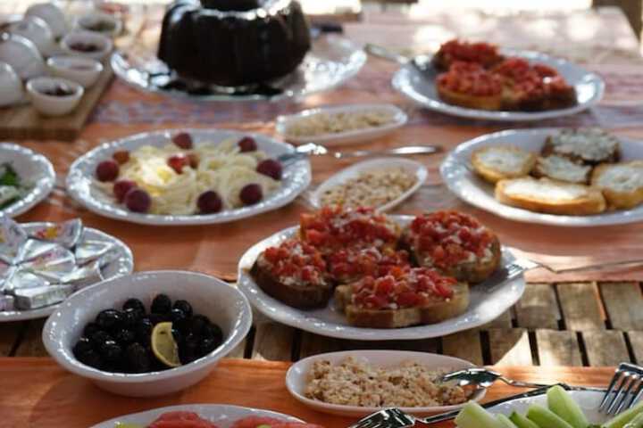 Breakfast/Coffee Service 24 of 44