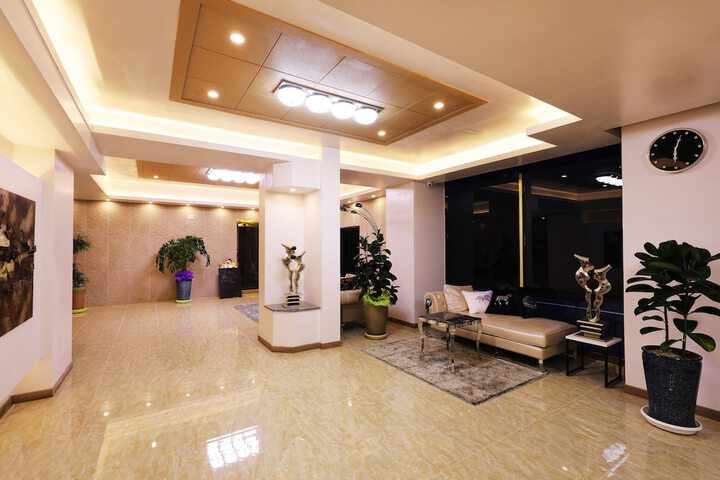 Hotel Interior 4 of 146