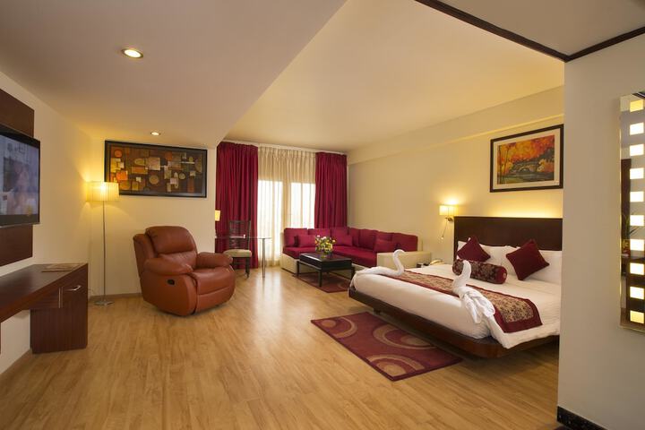 Room 4 of 43